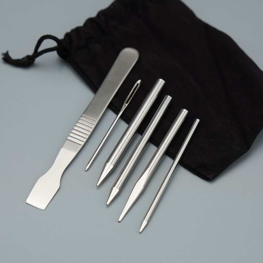 Paracord tool set